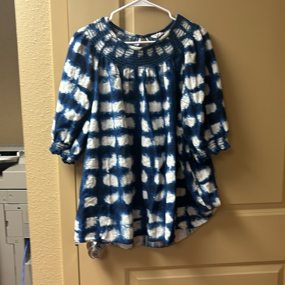Short sleeve top
